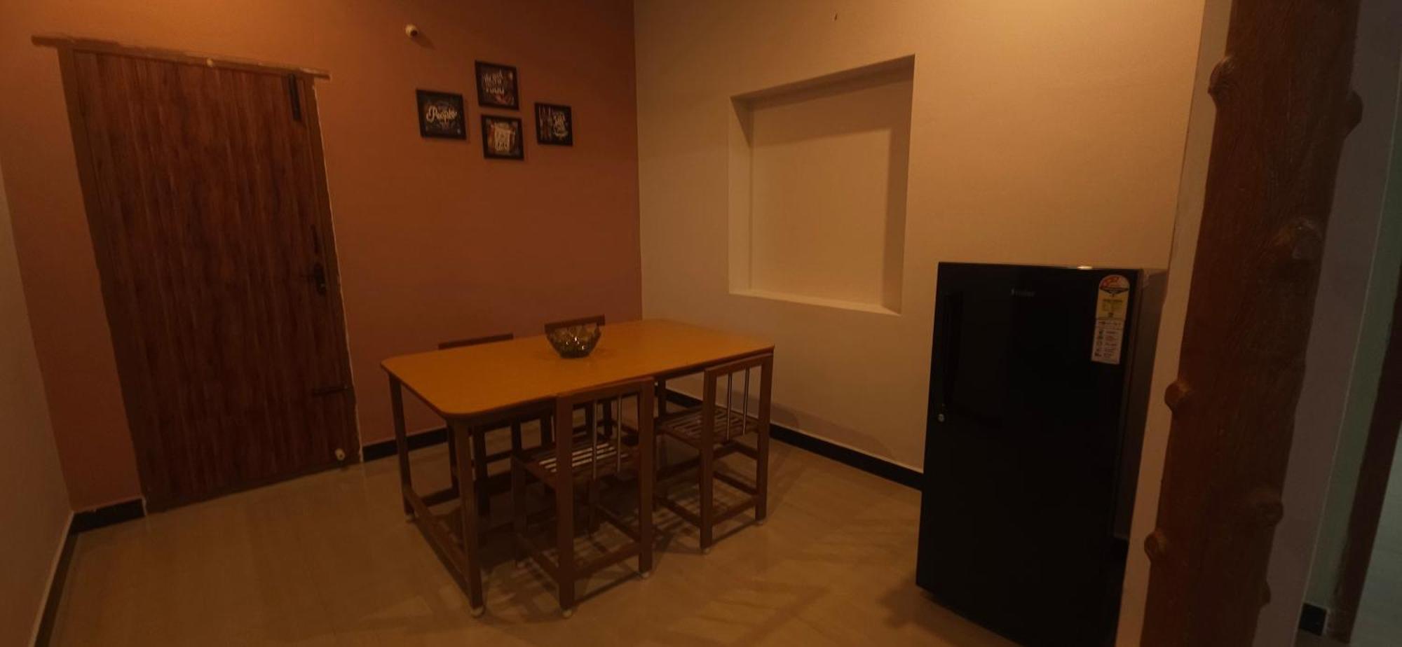 Shi'S Triveni Spacious 2Bhk Villa In Pappampatti, Коимбатур Экстерьер фото