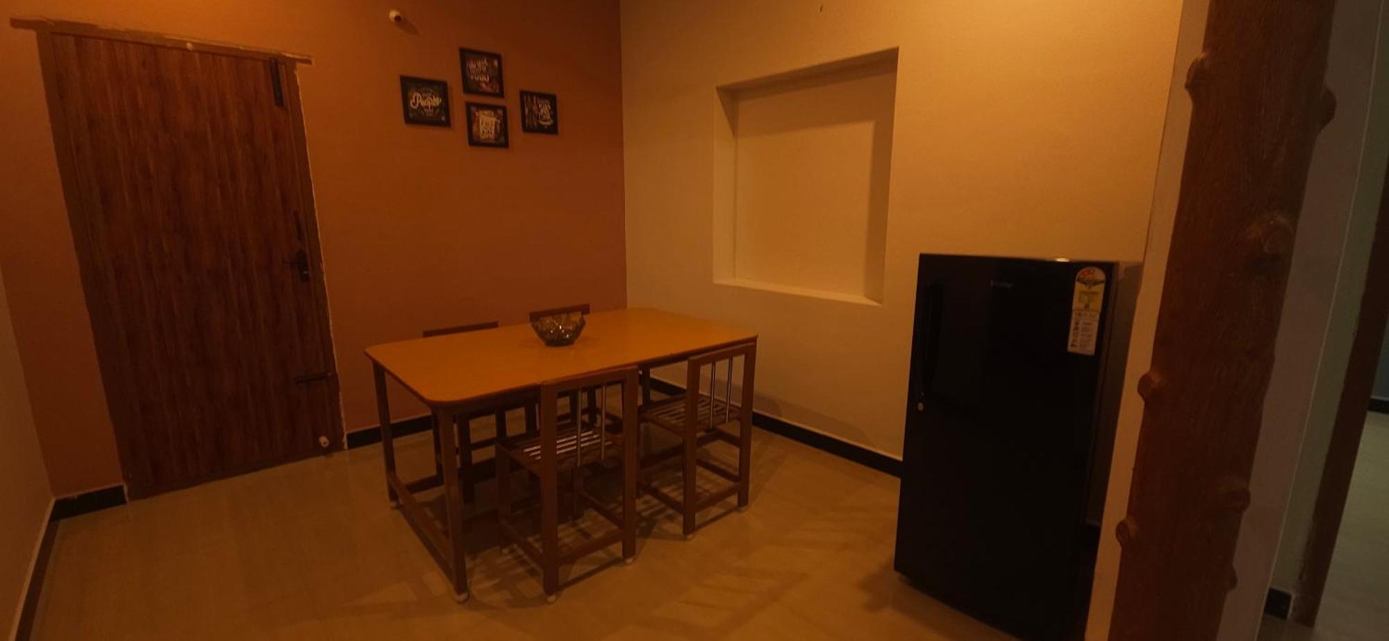 Shi'S Triveni Spacious 2Bhk Villa In Pappampatti, Коимбатур Экстерьер фото