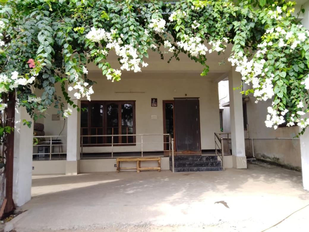 Shi'S Triveni Spacious 2Bhk Villa In Pappampatti, Коимбатур Экстерьер фото